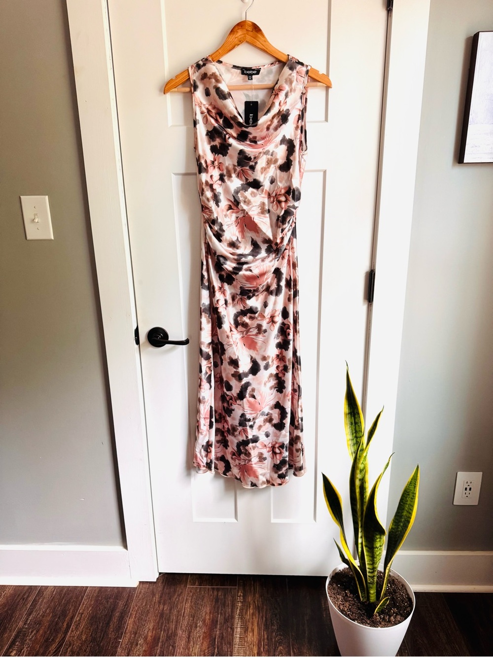 NWT Bebe XS Printed Satin Floral Cowl Neck Maxi Dress Ivory Multi - Picture 4 of 7